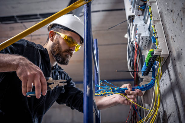Best Affordable Emergency Electrician  in Trenton, MO